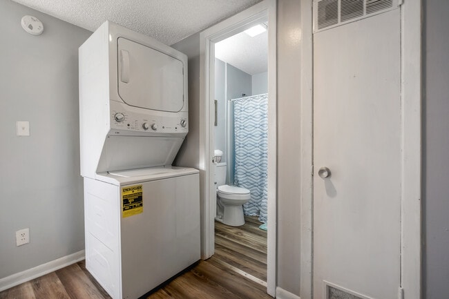 Building Photo - 318-330 W Harrison St