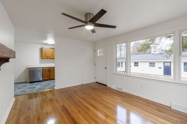 Foto del edificio - 27 Mcpherson St