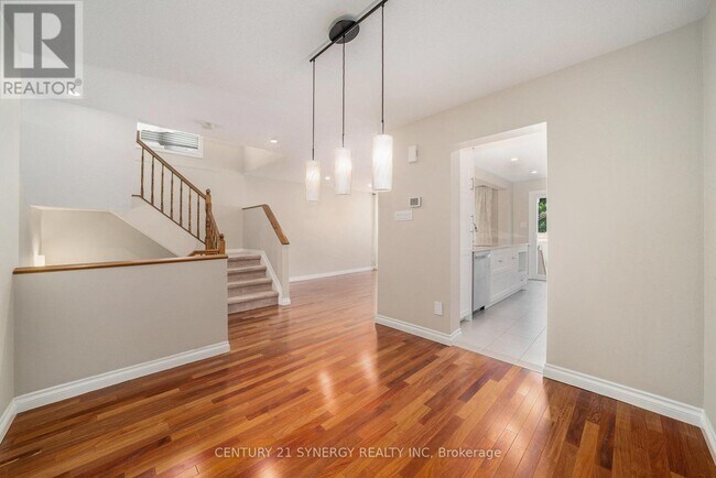 Building Photo - 6065 Pineglade Crescent