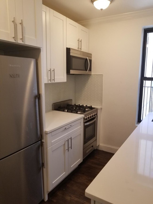 Building Photo - 0 bedroom in Astoria New York 11103