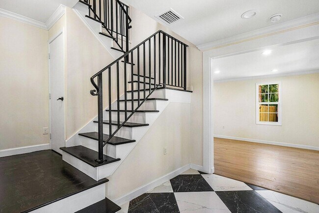 Foto del edificio - 370 Marlborough Rd