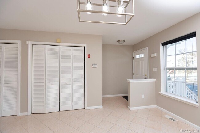 Building Photo - 1 Lexington Way