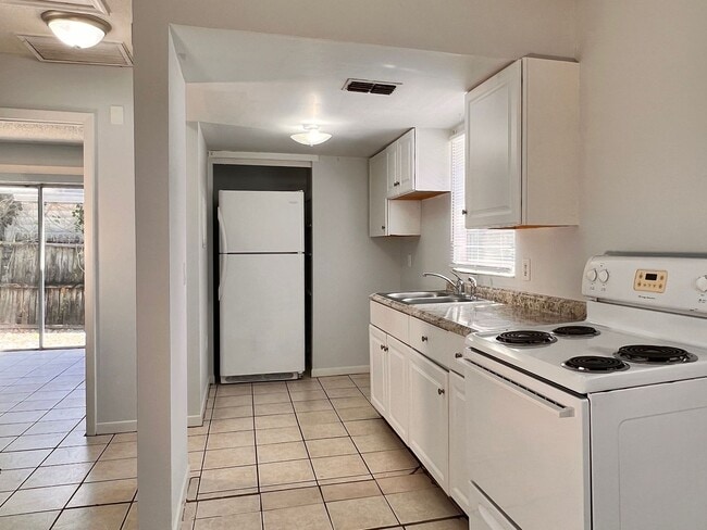 Foto del edificio - 329 7th St SW