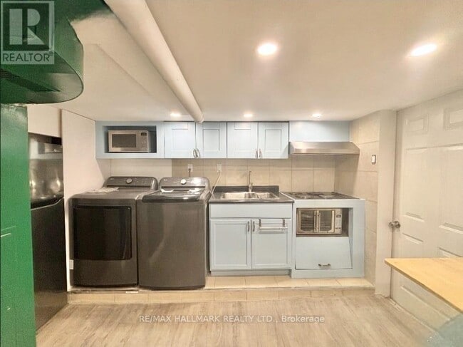 Building Photo - 21 Khedive Ave