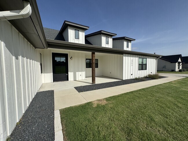 Foto del edificio - 4453 Cedar Creek Rd