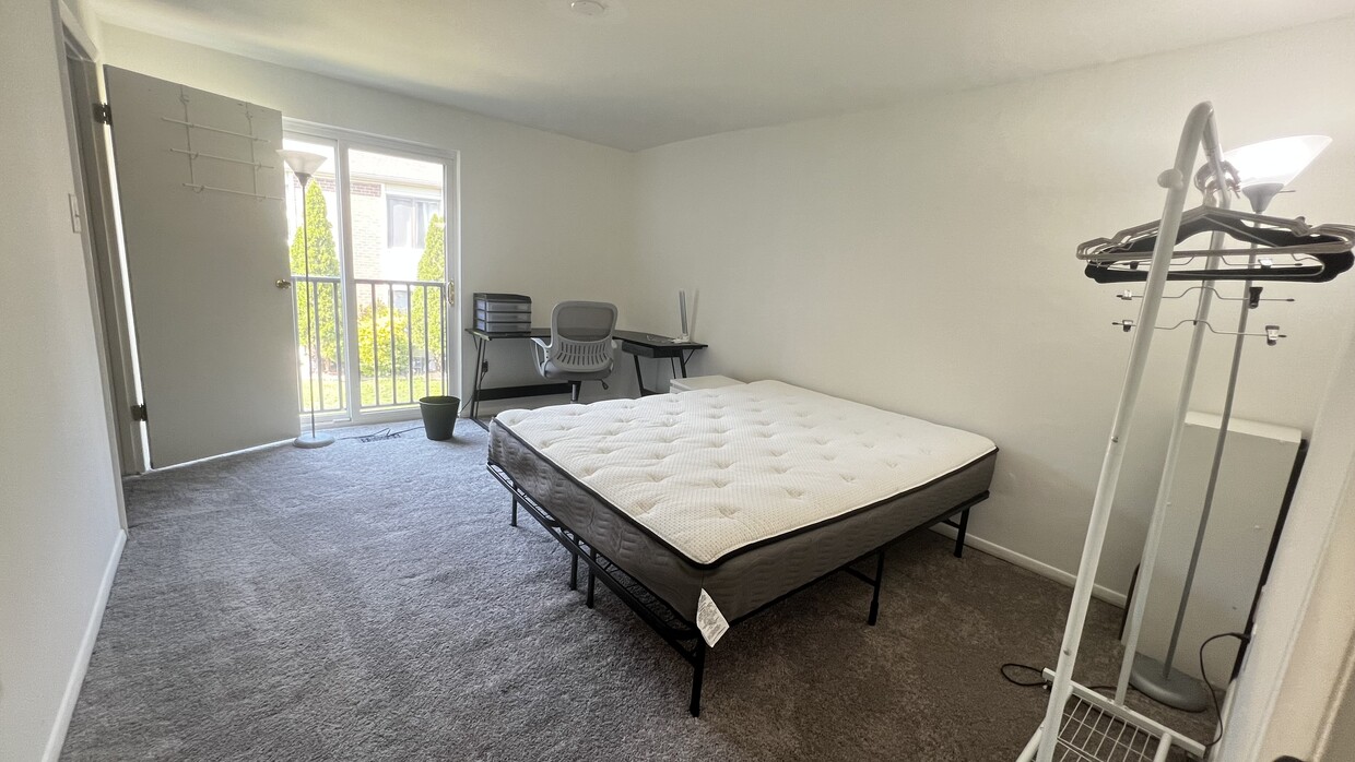Primary Photo - 3470 Plumtree Dr
