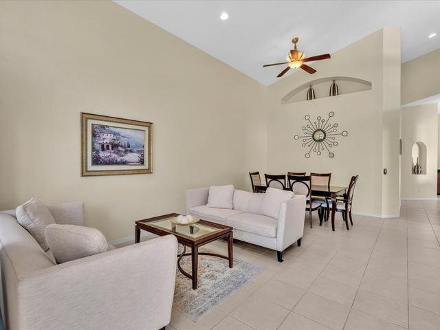 Foto del edificio - 4194 Bluff Harbor Way