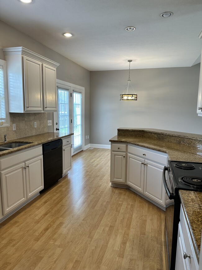 Building Photo - 618 Aberdeene Ct