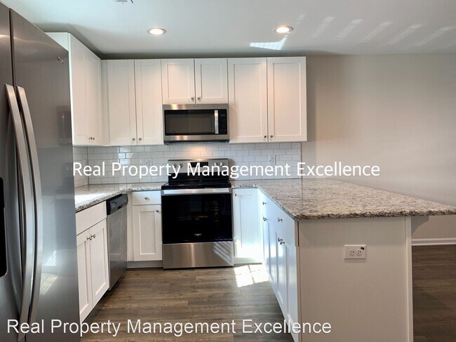 Building Photo - 2 br, 2.5 bath House - 246 S Raleigh St