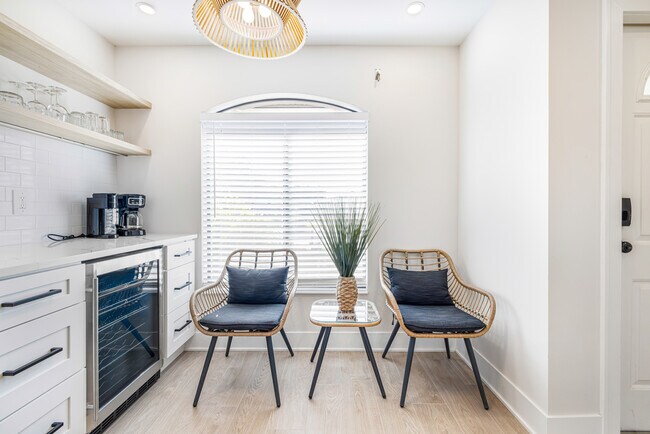 Foto del edificio - 16440 Kelly Cove Dr