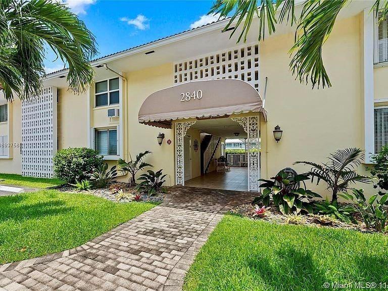 Foto principal - 2840 NE 33rd Ct