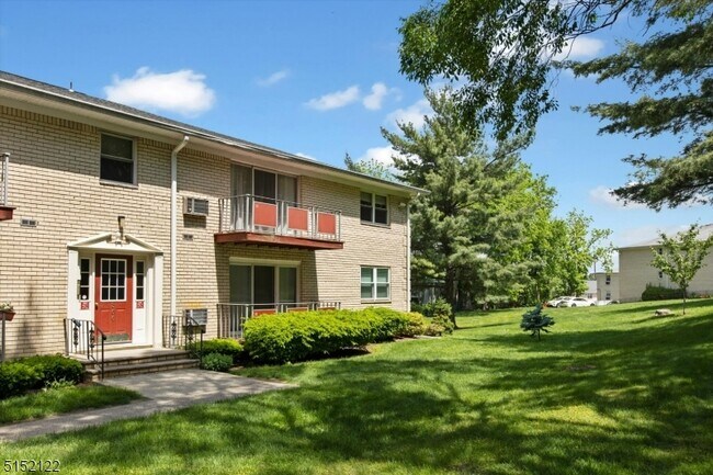 Foto del edificio - 366 Hoover Ave