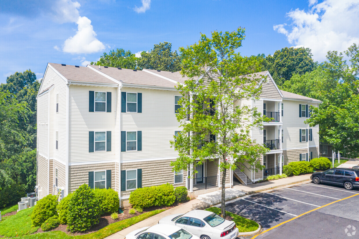 Foto principal - Chickahominy Bluff Apartments - Tax Credit