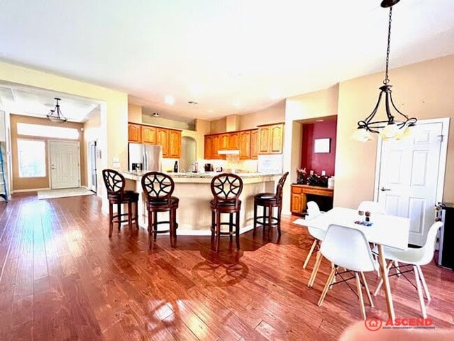 Building Photo - Beautiful Home in the Northwest!