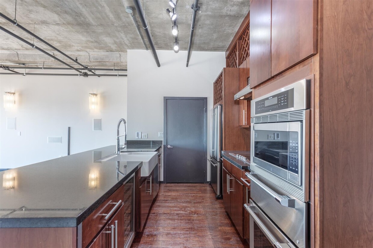 Foto principal - 3110 Thomas Ave