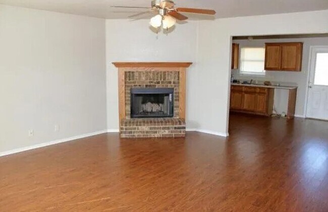 Foto del edificio - 3705 Ida Dr