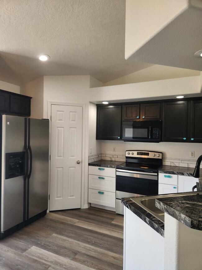 Building Photo - Charming 3 Bed, 2 Bath Kuna Home with 1129...