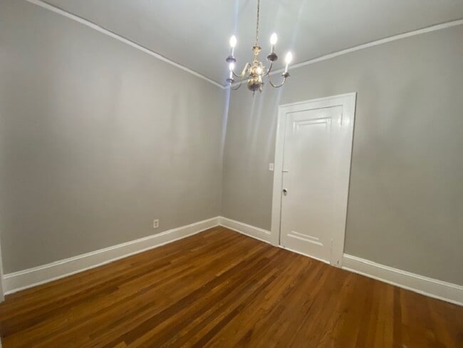 Interior Photo - 860 Briarcliff Rd