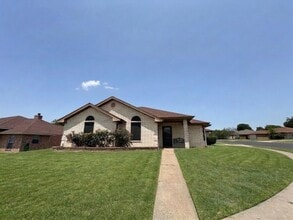 Building Photo - 3817 Oak Valley Dr