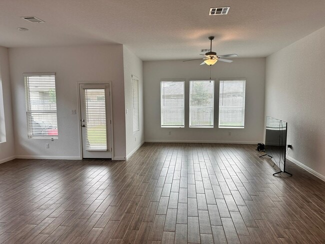 Building Photo - 15126 Nettleton Ml
