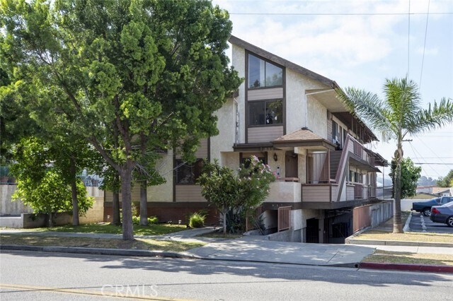 Foto principal - 632 E Harvard St