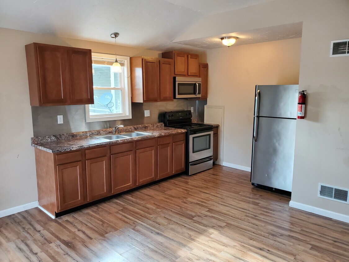 324 3rd St Unit 2, Hanover, PA 17331 Apartments in Hanover, PA