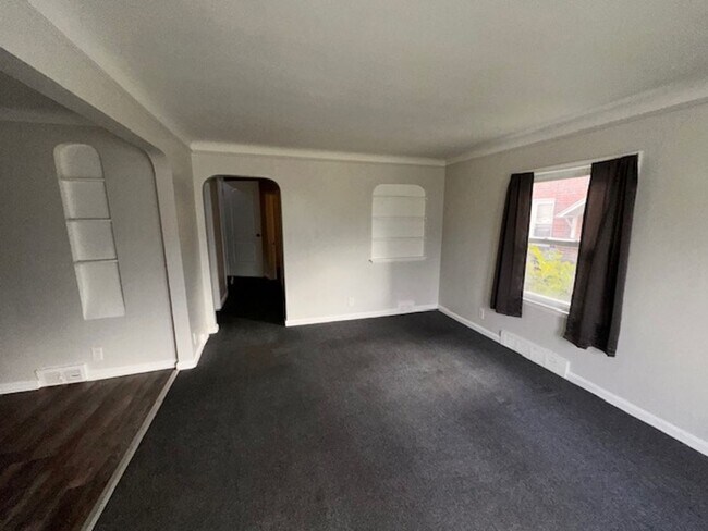 Foto del edificio - Stunning 3 Bedroom Brick Bungalow on Eastside of Detroit, Move in ready!