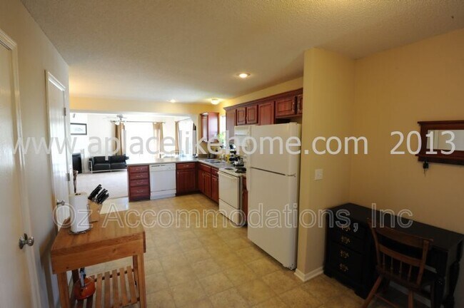 Foto del edificio - 2216 SW Rambling Vine Rd