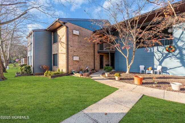 Building Photo - 218 Medford Ct