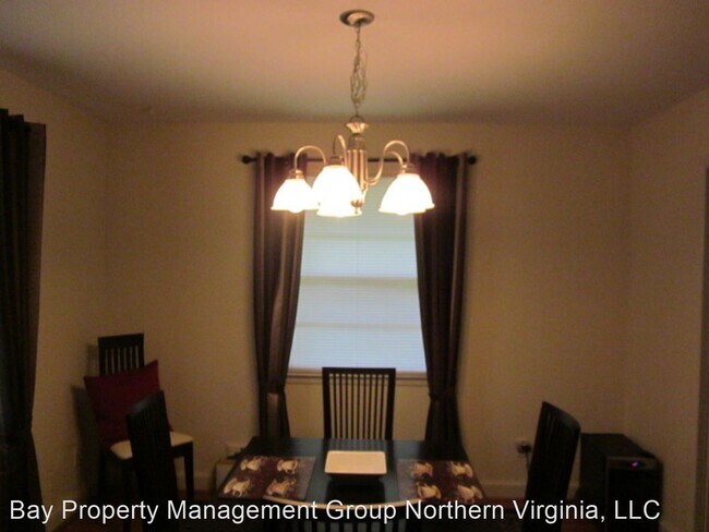 Foto del edificio - 3 br, 3 bath House - 932 ASHTON ST N.