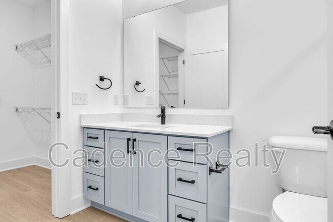 Building Photo - 610 S Kerr Ave