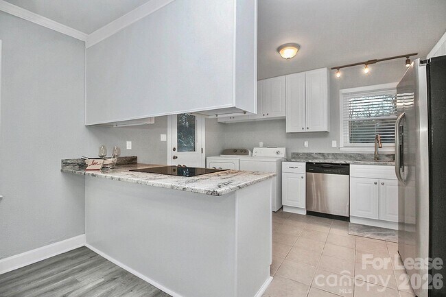 Foto del edificio - 4743 Old Woods Rd
