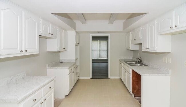 Foto del edificio - 8642 Edney Ridge Ave