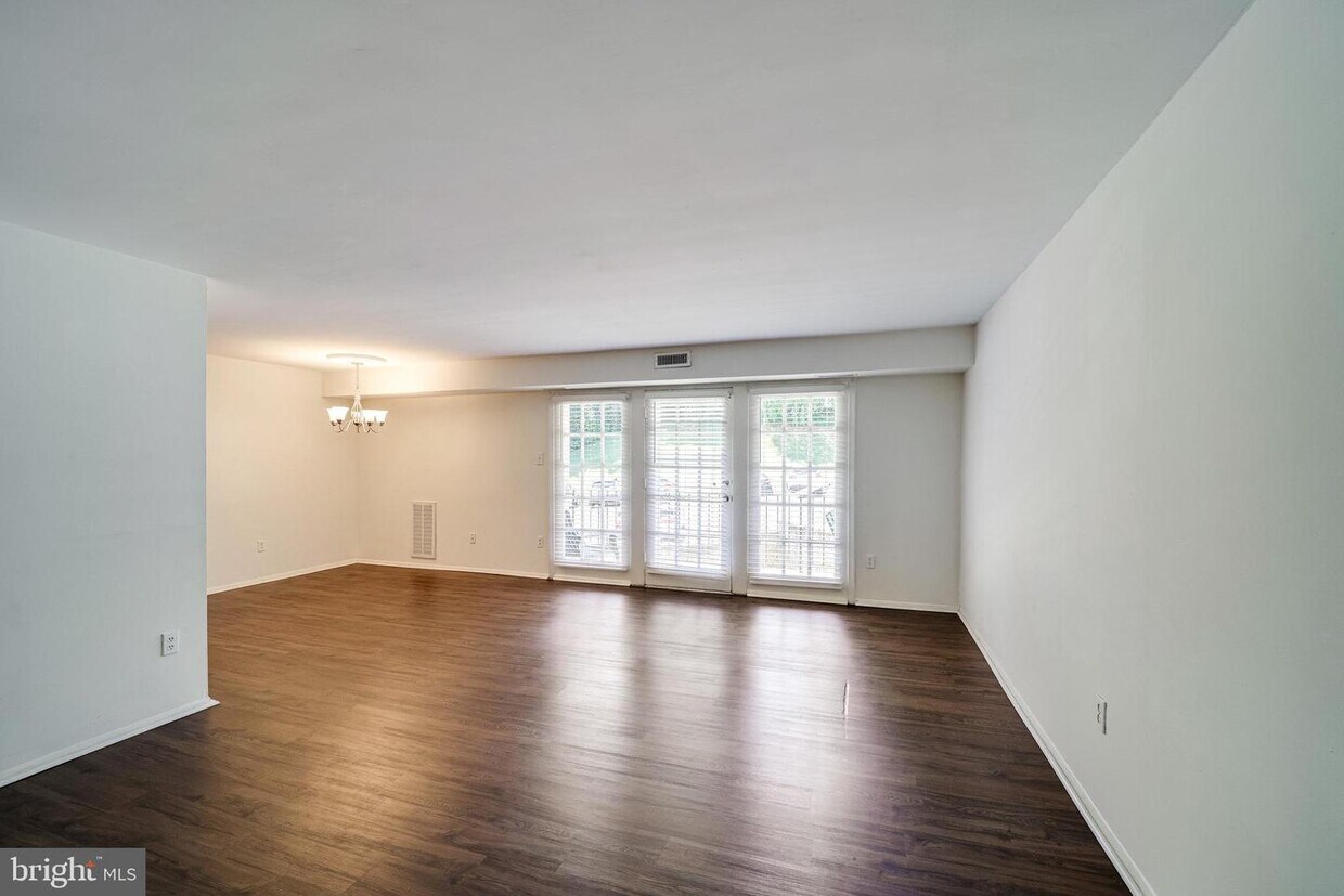 Foto principal - 12709 Gordon Blvd