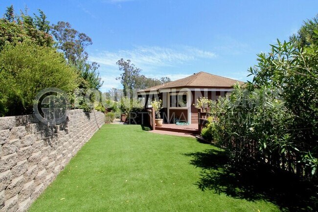 Foto del edificio - 817 Ridge View Dr.
