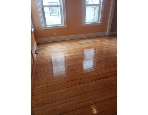 Primary Photo - 87 W Boylston St