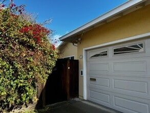 1550 Magpie Ln