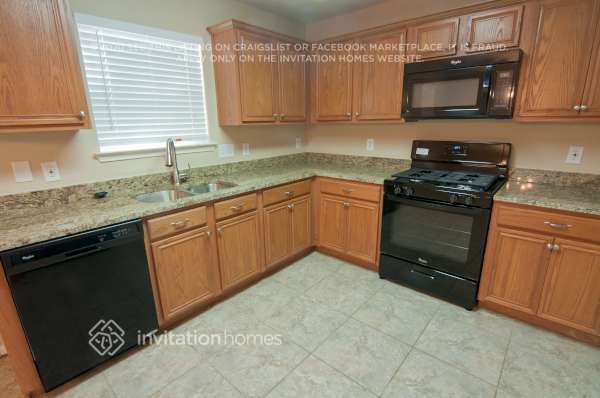 Foto del edificio - 11727 Standing Pine Ln