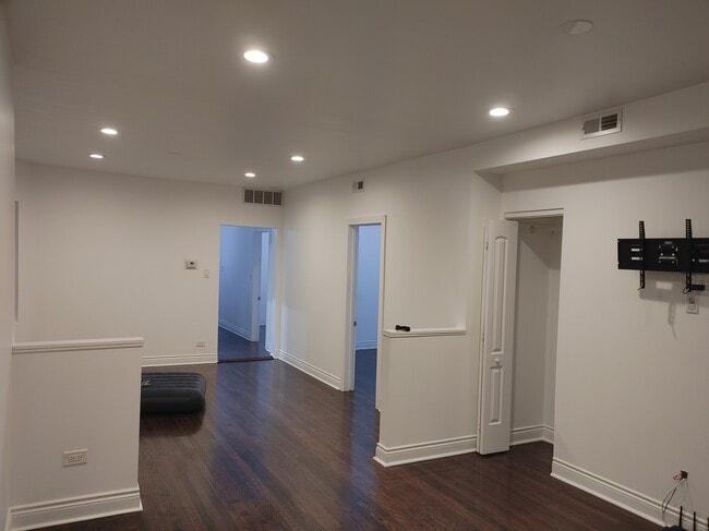 Building Photo - 5019 W Agatite Ave