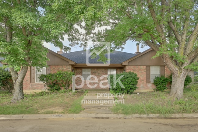 $1,625! 2Bed/2Bath duplex in Arlington! Pr... - $1,625! 2Bed/2Bath duplex in Arlington! Pr... House