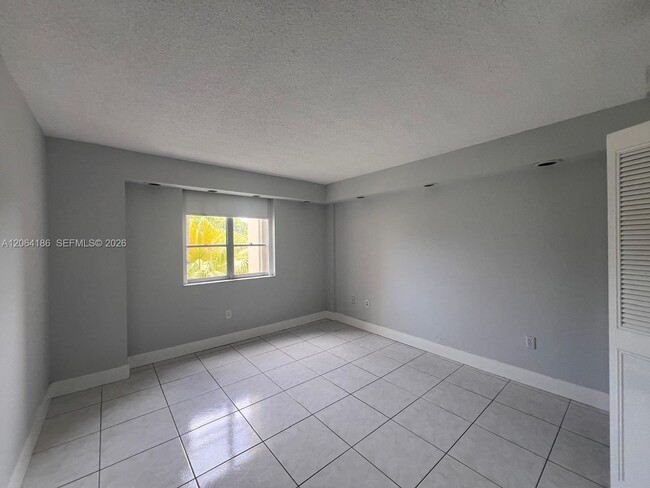 Building Photo - 6861 SW 147th Ave