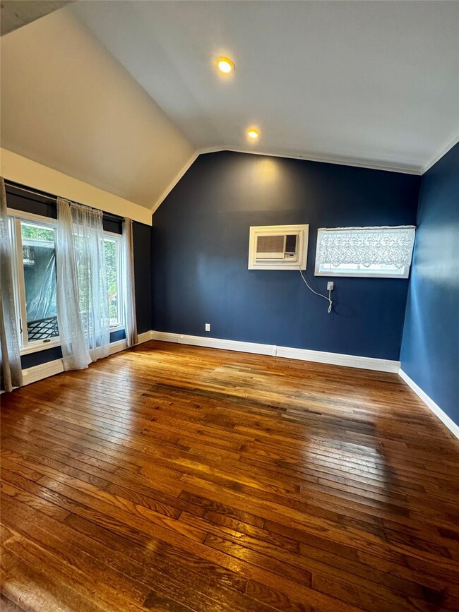 Foto del edificio - 94 Hardy Ln