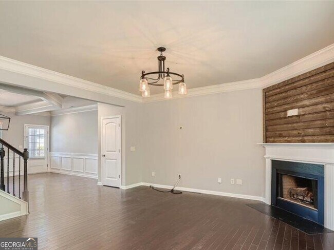Foto del edificio - 727 Pine Ln