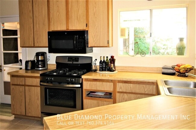 Foto del edificio - 657 Cedar St