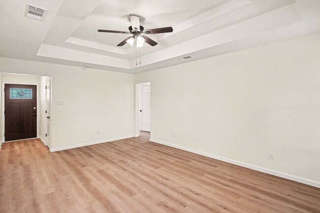 Foto del edificio - Move In Ready Home with Modern Updates Throughout