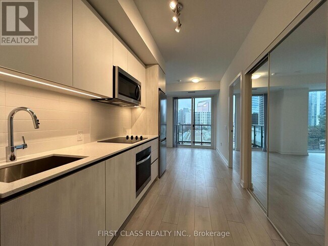 Photo du bâtiment - 5858 Yonge St