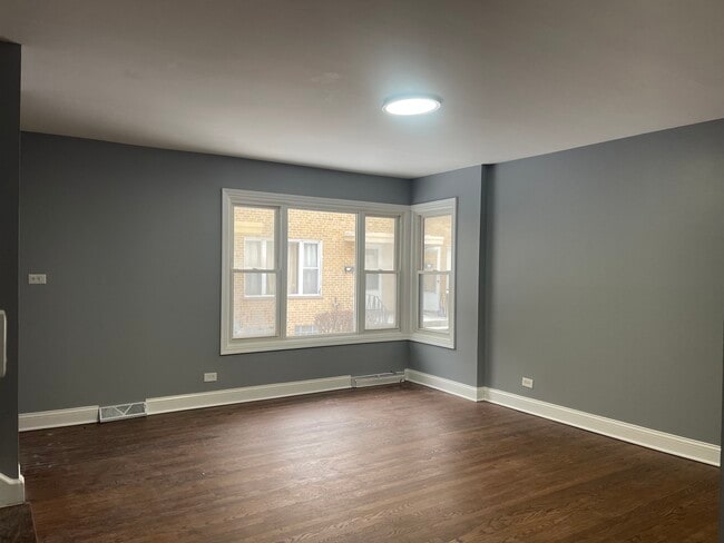 Foto del edificio - 9463 Niles Center Rd