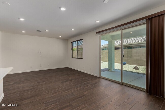 Foto del edificio - 20396 W Brittlewood Ave