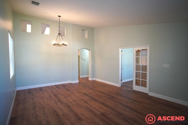 Building Photo - 10205 Huntington Downs Ave