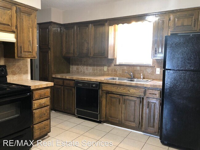 Building Photo - 2 br, 1.5 bath House - 9002 Clusters Drive